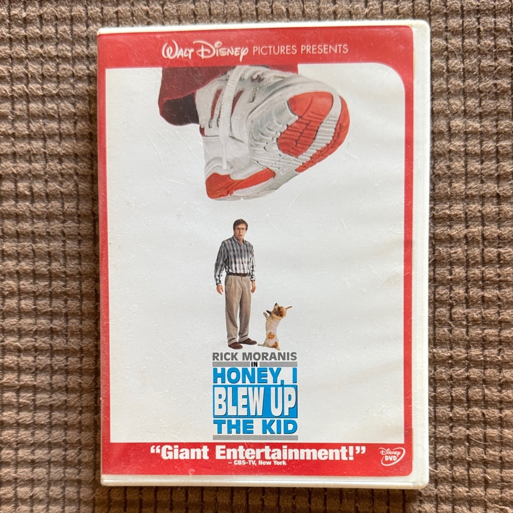 Walt Disney Pictures Honey, I Blew Up The Kid DVD